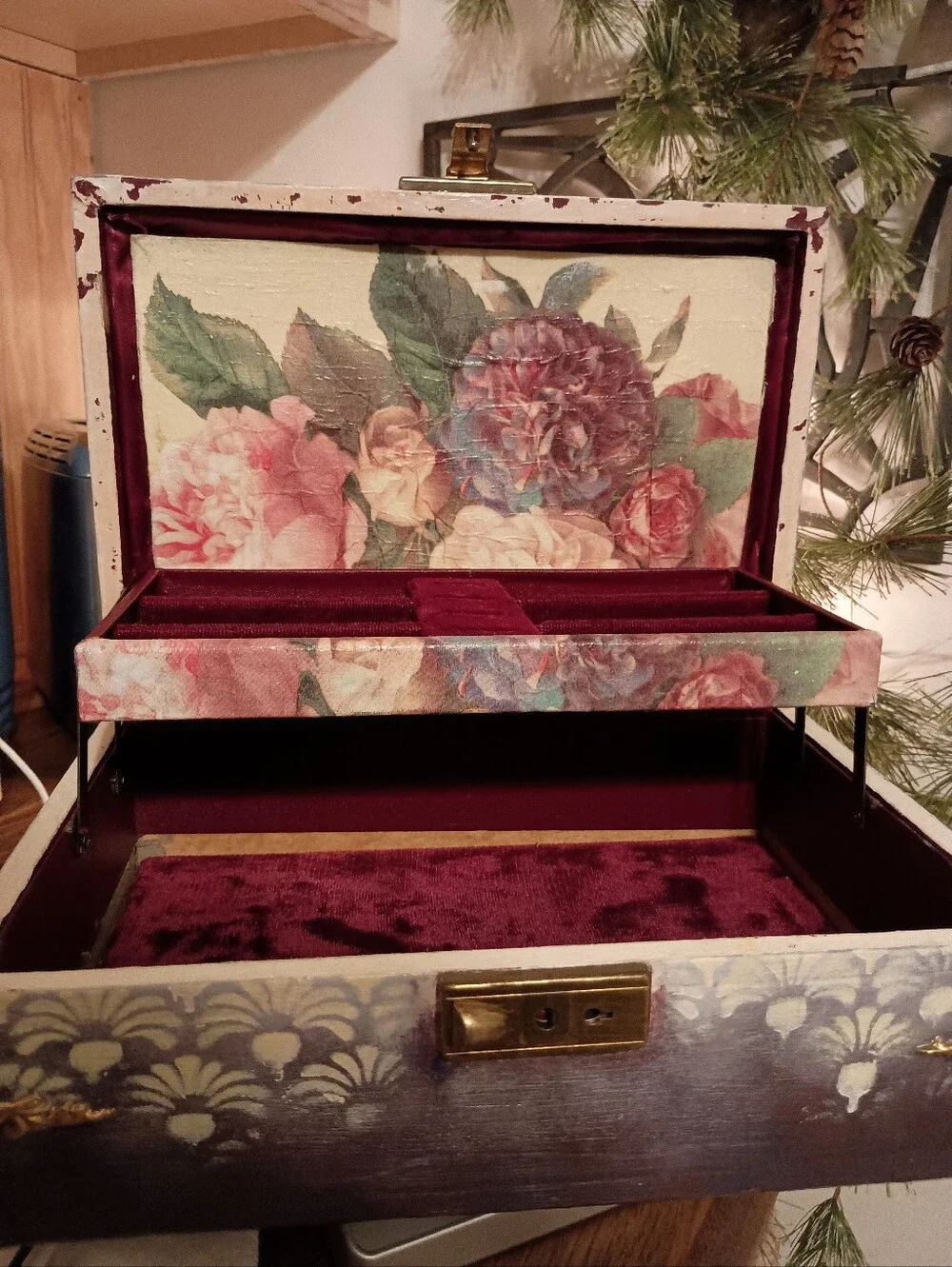 Vng Upcycled Paint/Decoupage Floral Jewelry Box